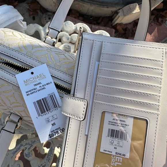 Michael Kors Patterned Women's Bag Set - Picture 16 of 16